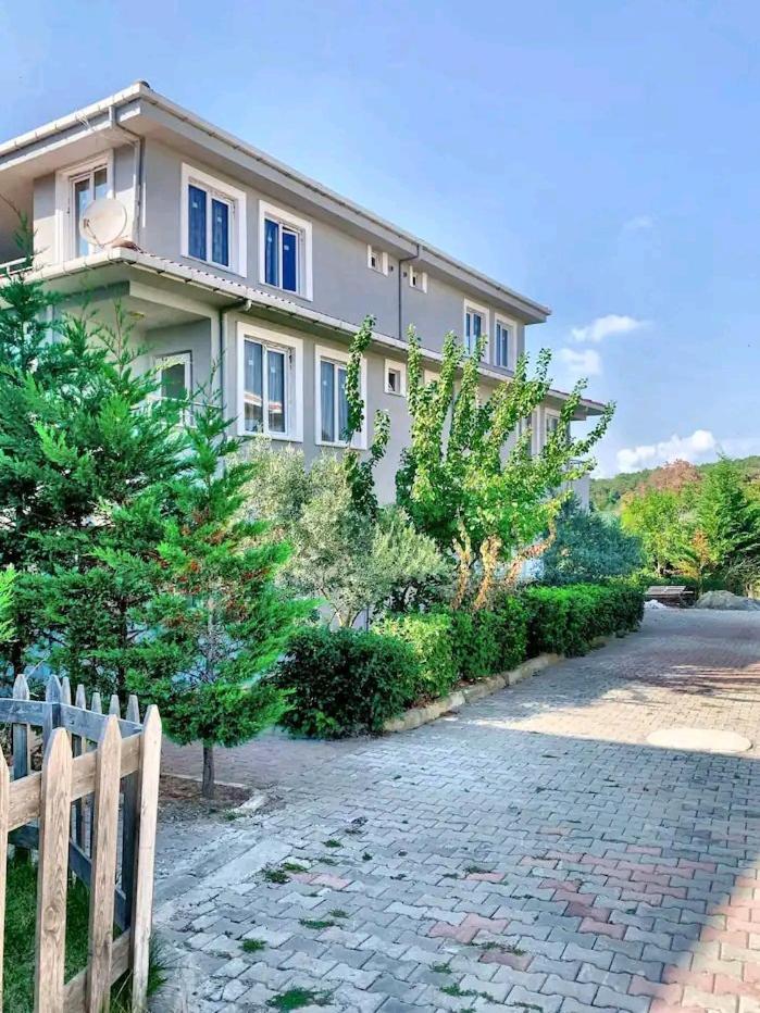 Ahmet Teacher Hotel, 5 Minutes From The Airport Arnavutkoy Exterior foto