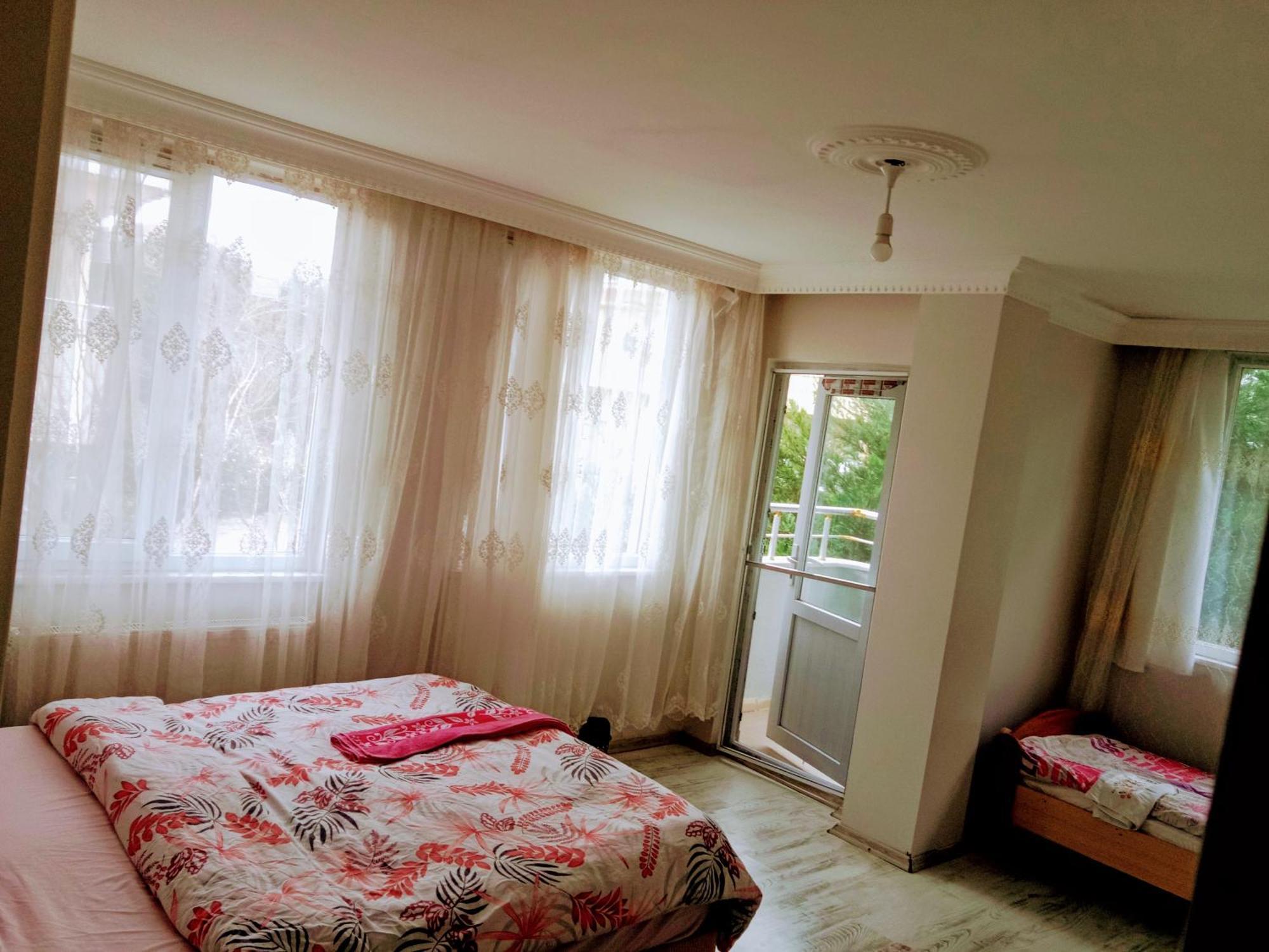 Ahmet Teacher Hotel, 5 Minutes From The Airport Arnavutkoy Exterior foto